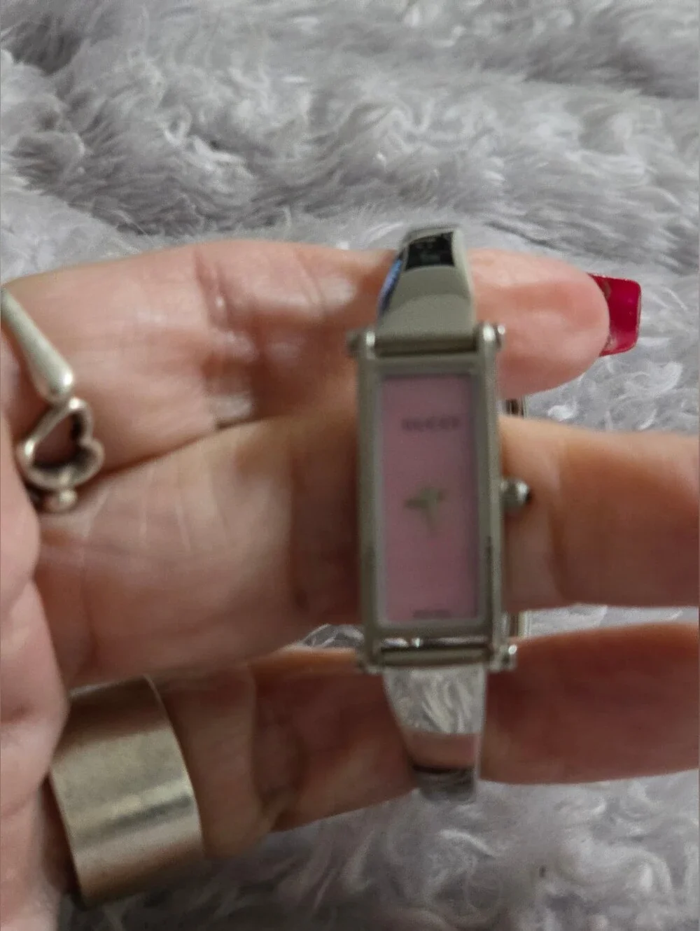 Gucci Women's Pink Mother-of-Pearl Bracelet Watch - Silver Tone